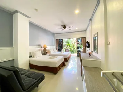 Familiekamer (3 volwassenen) — Garden Home Kata